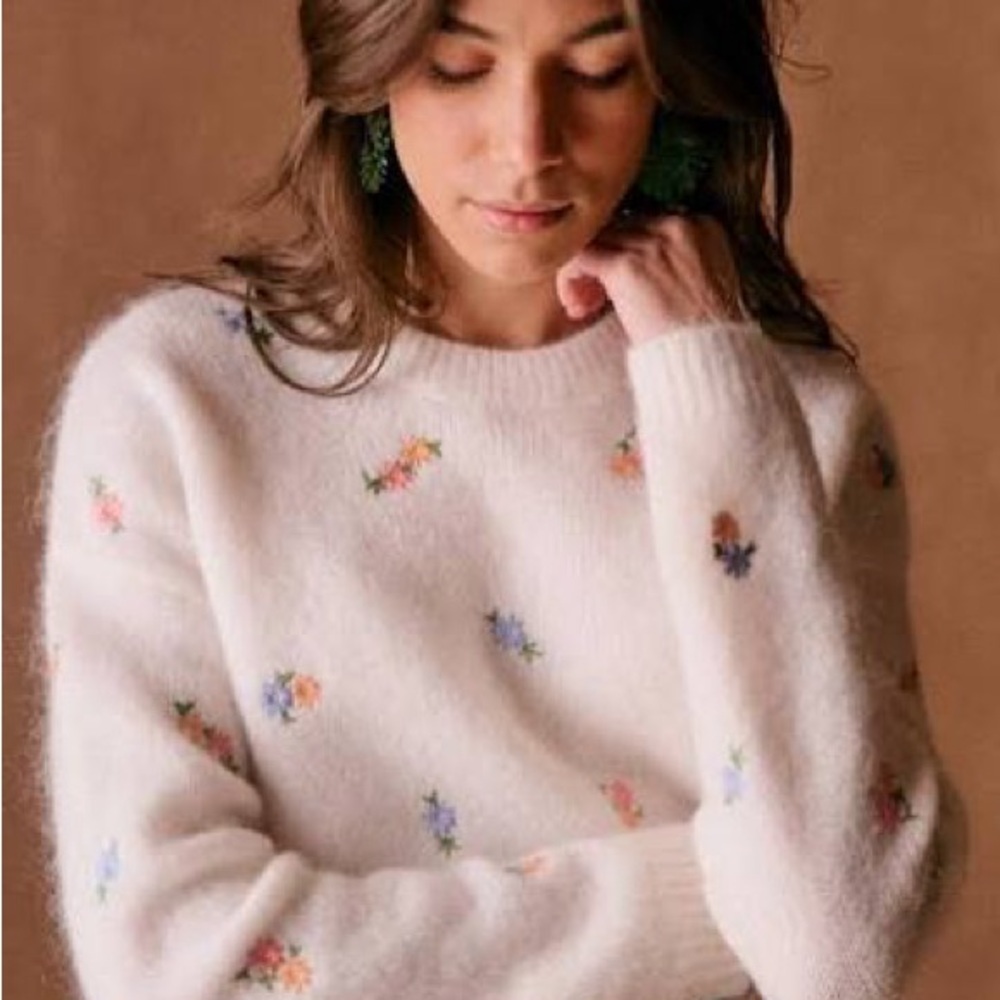 ISO Sézane Amanda Cream Floral Embroidered Sweater